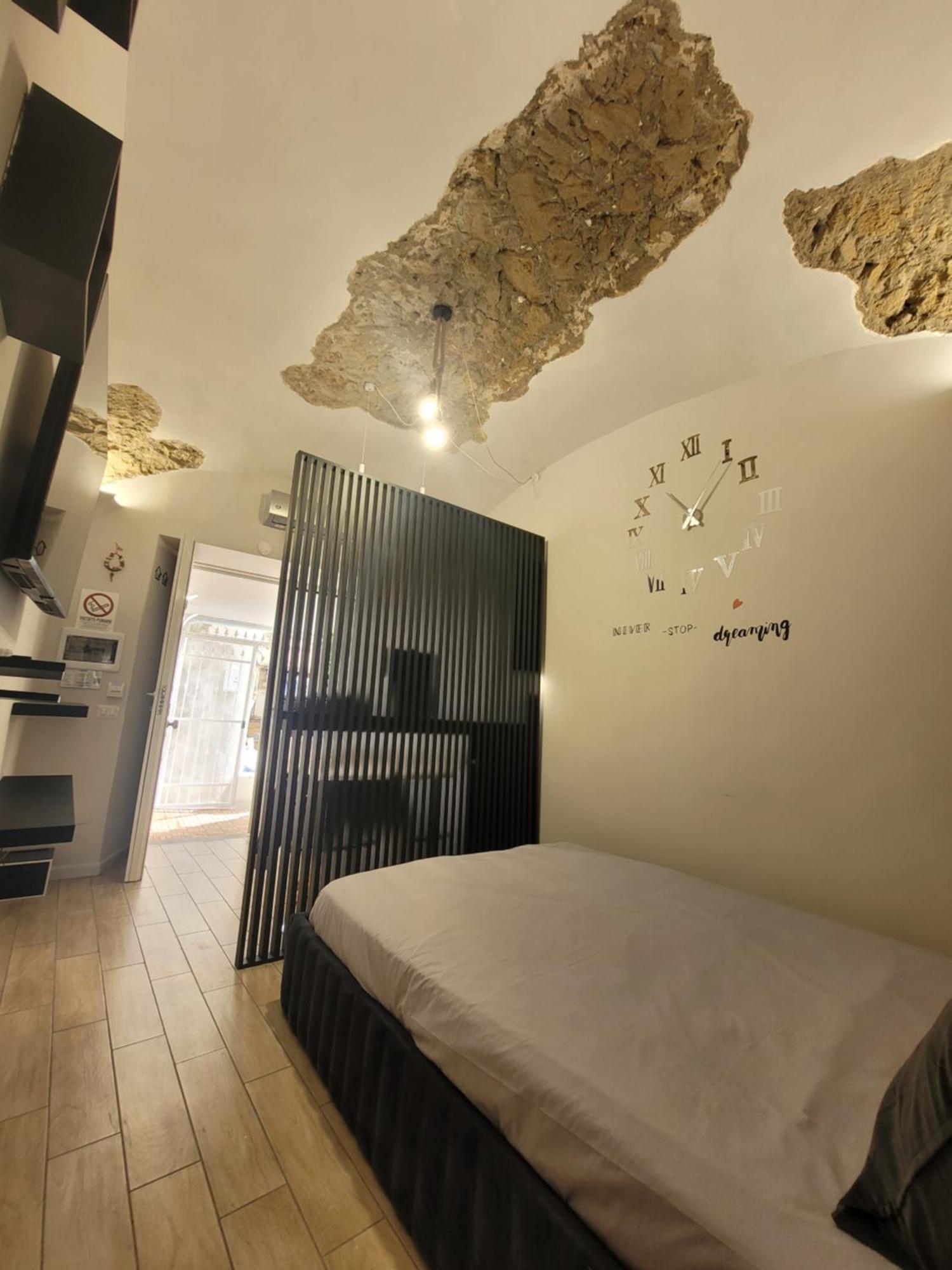 La Casa Di Susien Apartment เนเปิลส์ ภายนอก รูปภาพ